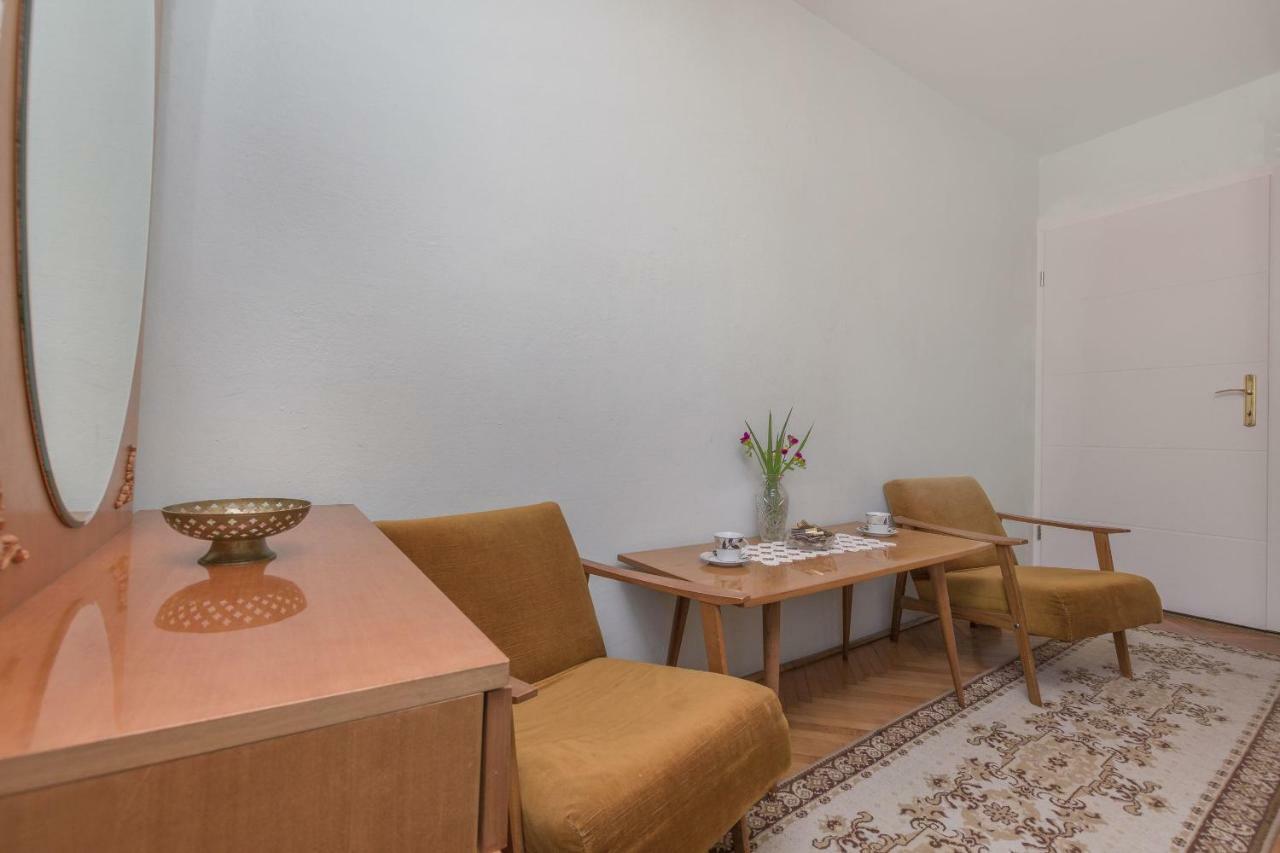 Apartment Nansy Omiš Exteriör bild
