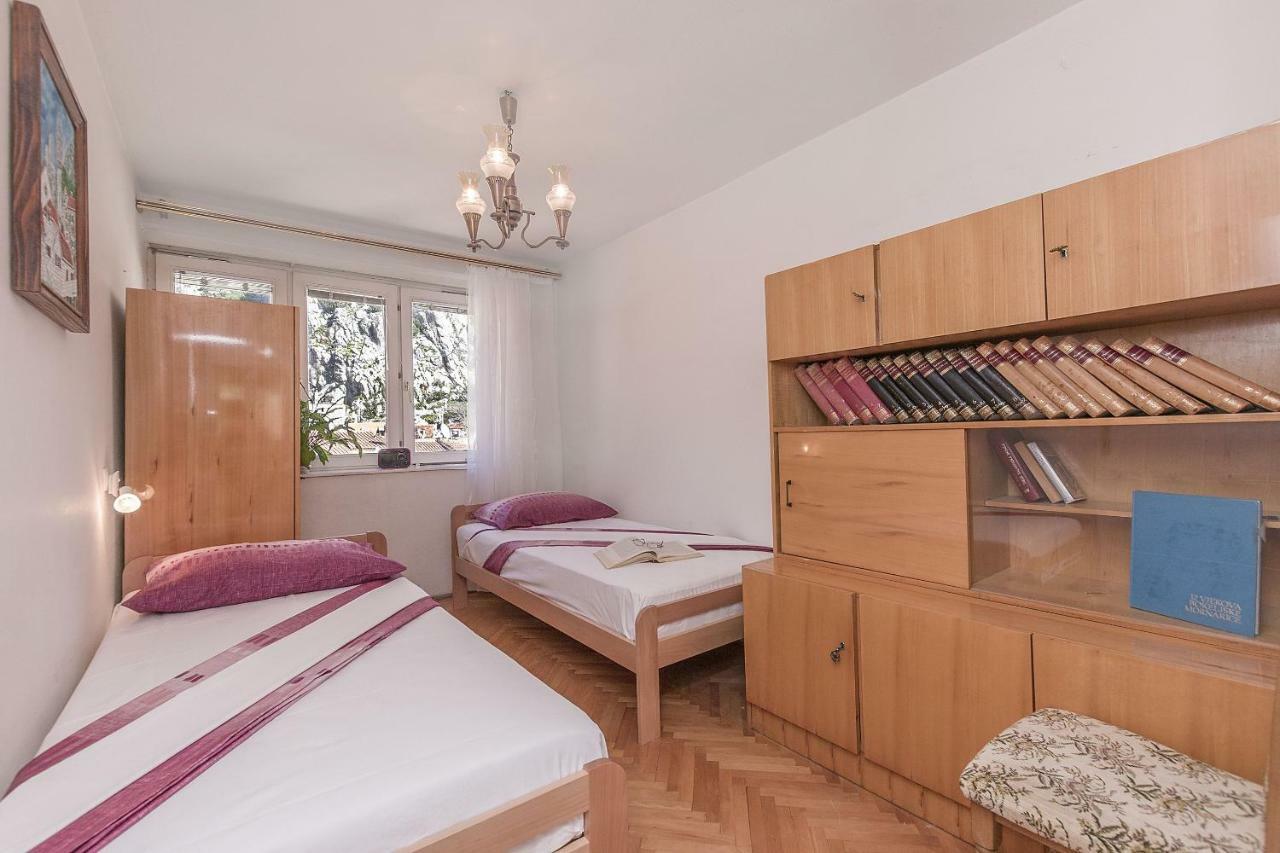 Apartment Nansy Omiš Exteriör bild