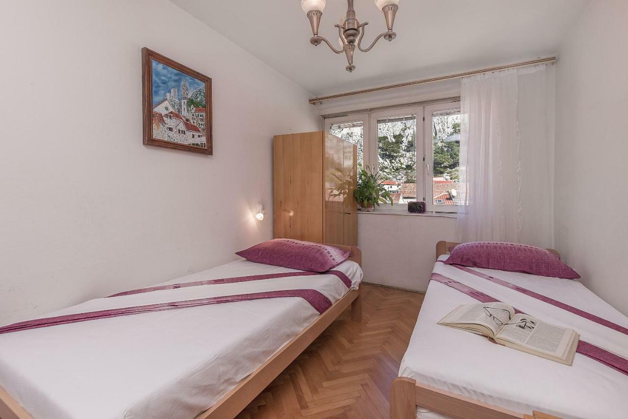 Apartment Nansy Omiš Exteriör bild