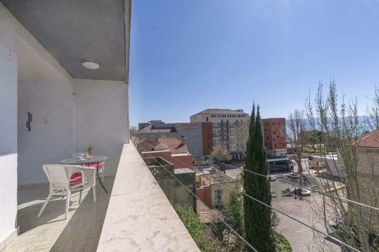 Apartment Nansy Omiš Exteriör bild