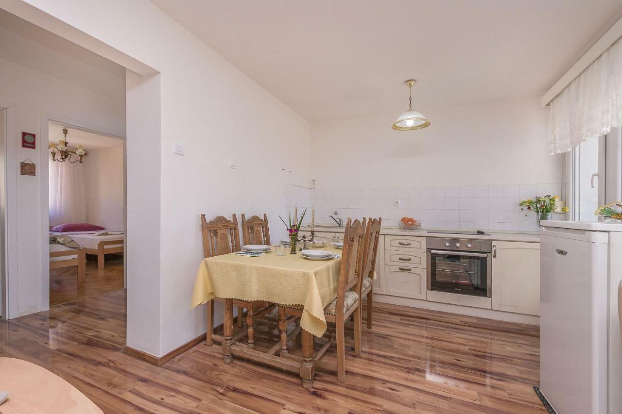 Apartment Nansy Omiš Rum bild